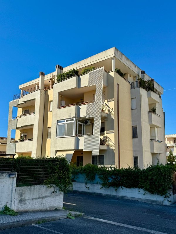appartamento in vendita a Roma in zona Selva Candida