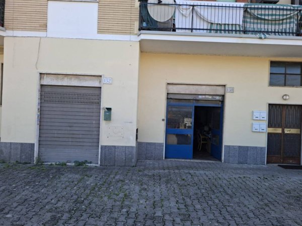 locale commerciale in vendita a Roma in zona Romanina