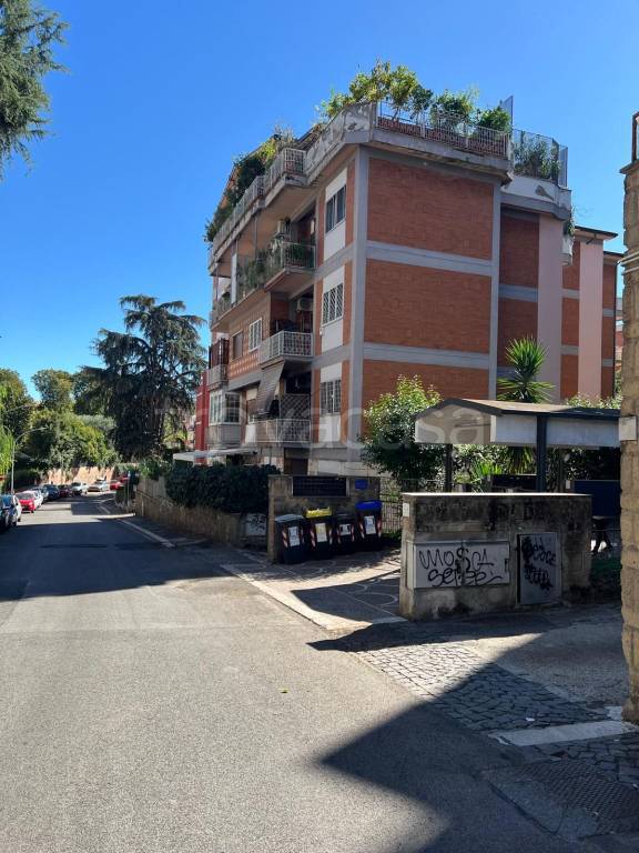 appartamento in vendita a Roma in zona Giuliano Dalmata