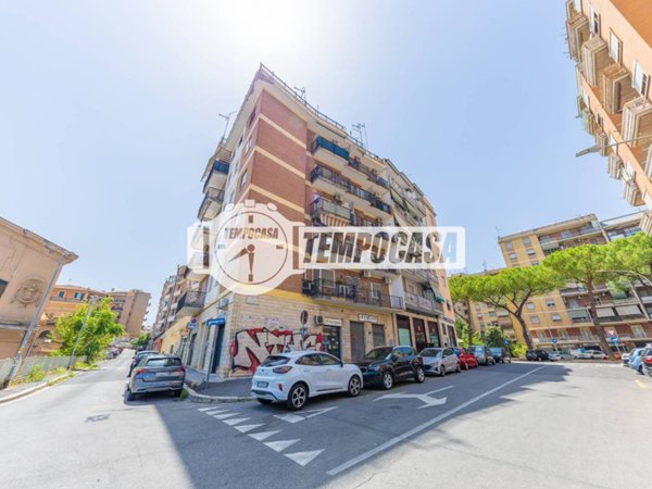 appartamento in vendita a Roma in zona Ostiense