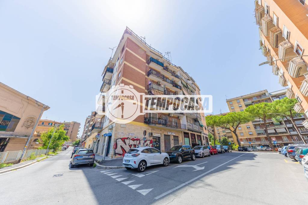 appartamento in vendita a Roma in zona Ostiense