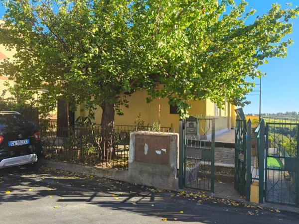 appartamento in vendita a Roma in zona Sette Bagni