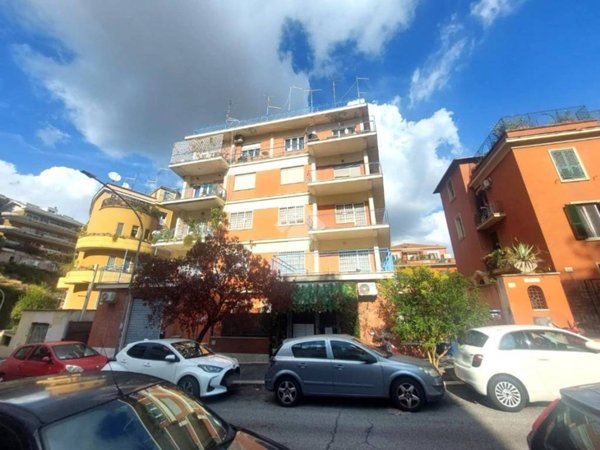 negozio in vendita a Roma in zona Gianicolense