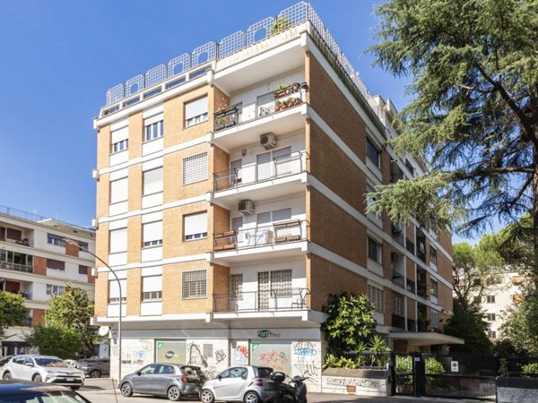 appartamento in vendita a Roma in zona EUR