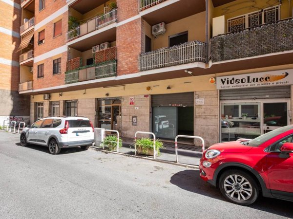 negozio in vendita a Roma in zona Prenestino-Centocelle