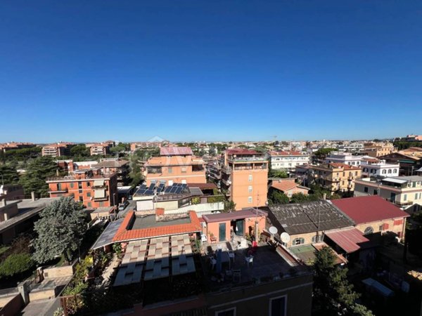 appartamento in vendita a Roma in zona Aurelio
