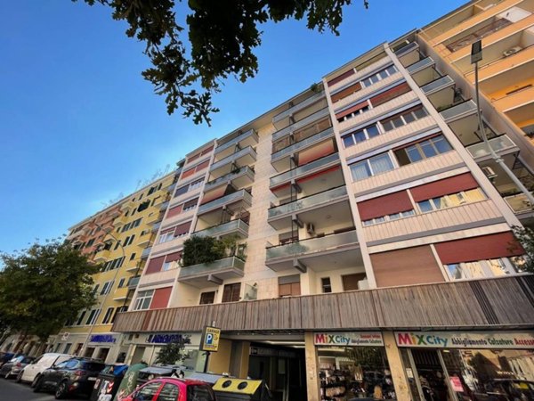 appartamento in vendita a Roma in zona Appio Latino
