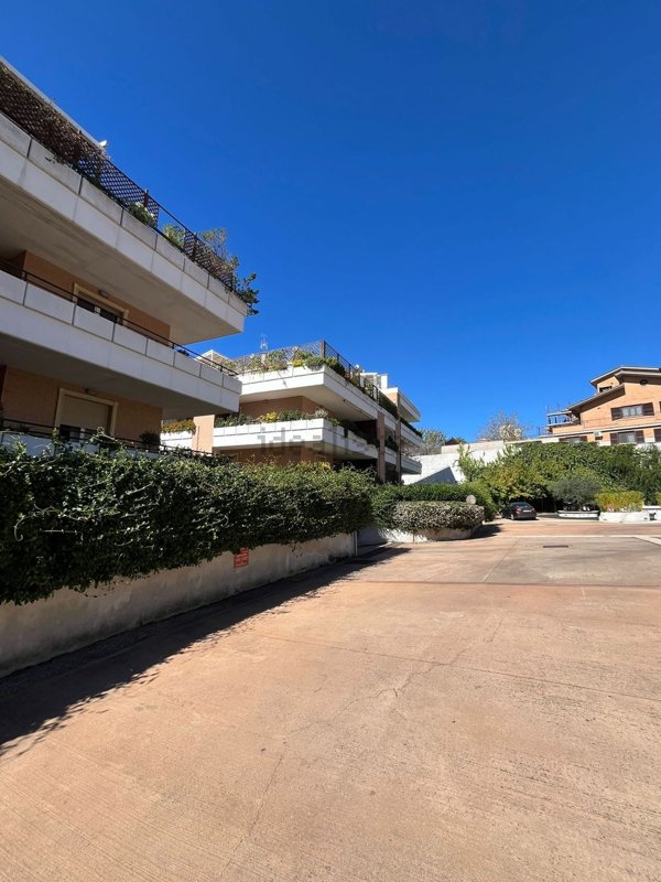 appartamento in vendita a Roma in zona Valle Muricana