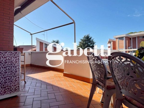 appartamento in vendita a Roma in zona Tor Cervara