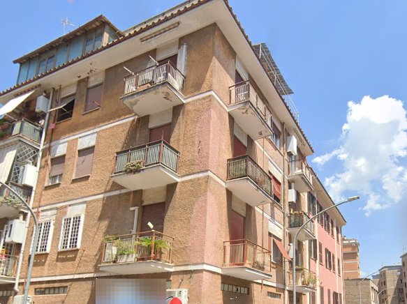 appartamento in vendita a Roma in zona Tuscolano