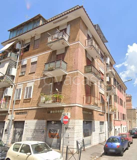 appartamento in vendita a Roma in zona Tuscolano