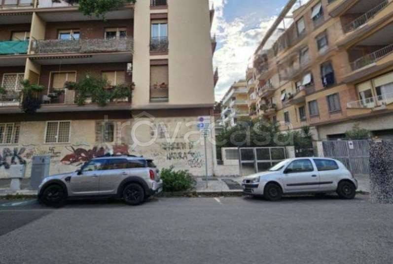 appartamento in vendita a Roma in zona Ostia
