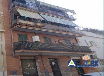 appartamento in vendita a Roma in zona Tuscolano