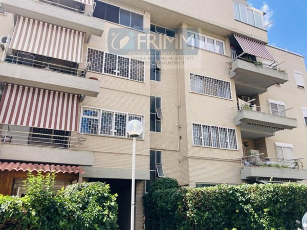 appartamento in vendita a Roma in zona Corviale
