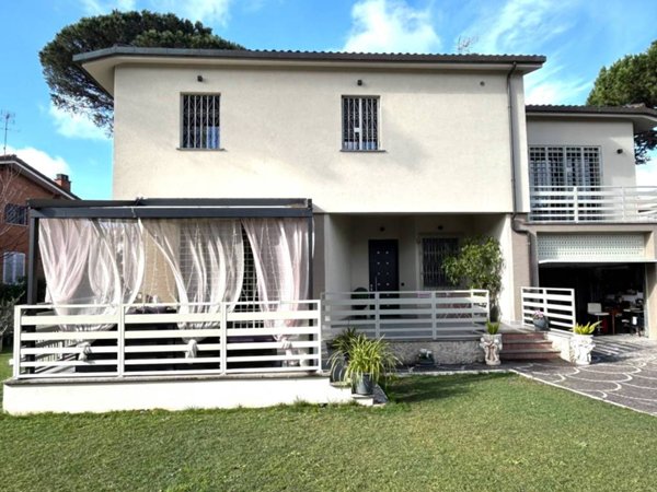 casa indipendente in vendita a Roma in zona Axa