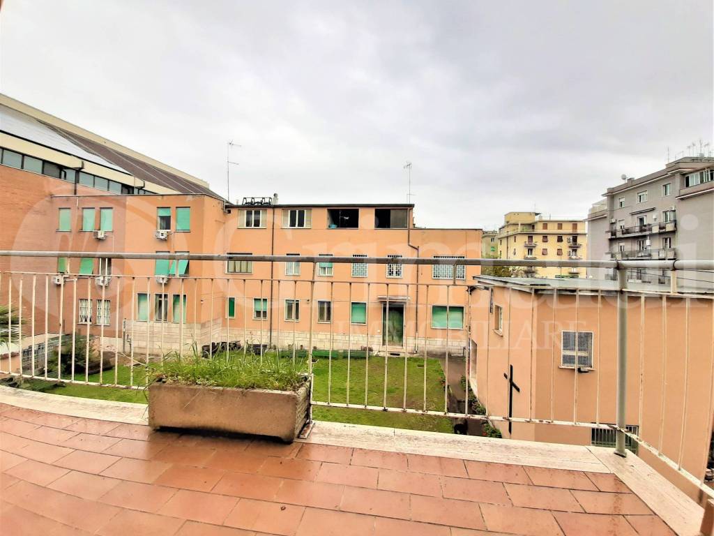 appartamento in vendita a Roma in zona Prenestino-Centocelle