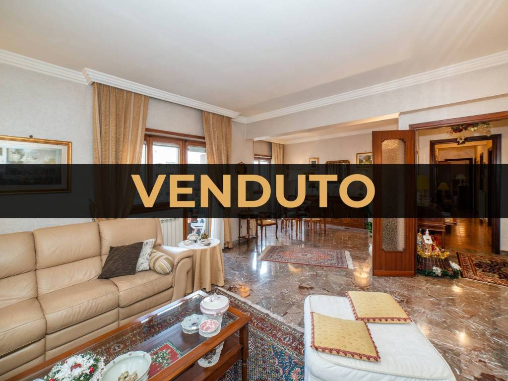 appartamento in vendita a Roma in zona Prenestino-Labicano