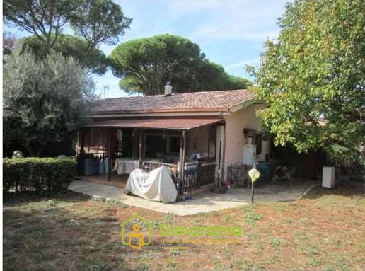 appartamento in vendita a Roma in zona Giardini di Corcolle