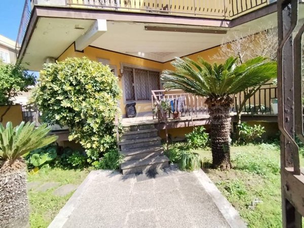 casa indipendente in vendita a Roma in zona Ostia