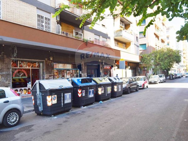 locale commerciale in vendita a Roma in zona Ostiense