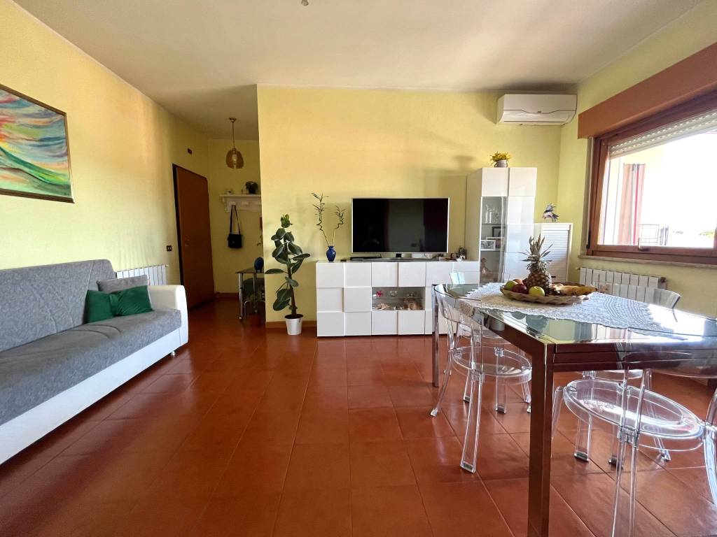 appartamento in vendita a Roma in zona Casal Morena