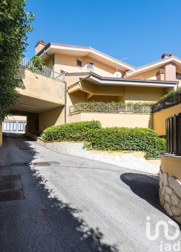 casa indipendente in vendita a Roma in zona Aurelio