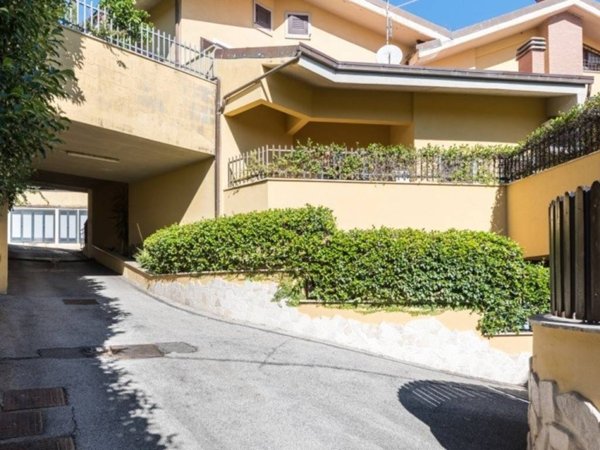casa indipendente in vendita a Roma in zona Aurelio