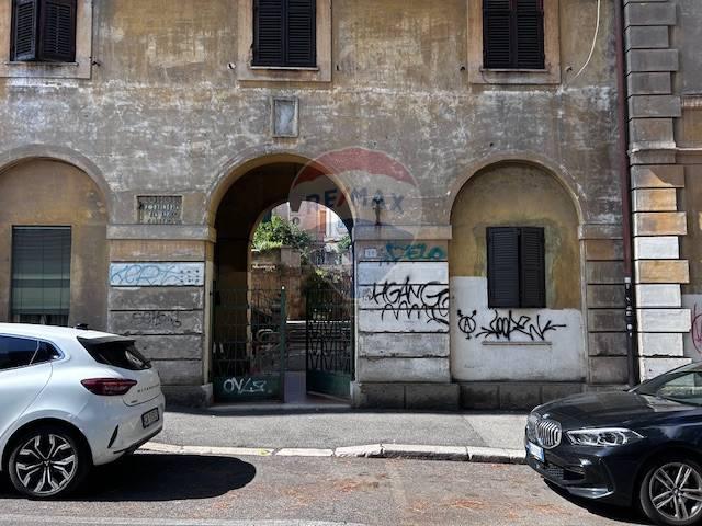 appartamento in vendita a Roma in zona Ostiense
