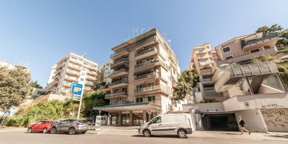 appartamento in vendita a Roma in zona Gianicolense