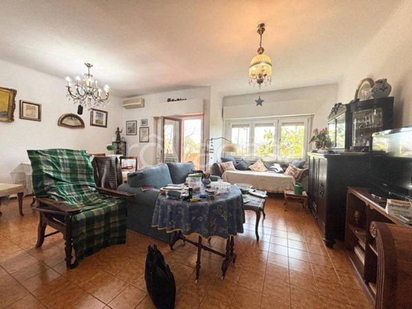 appartamento in vendita a Roma in zona Tor de' Cenci