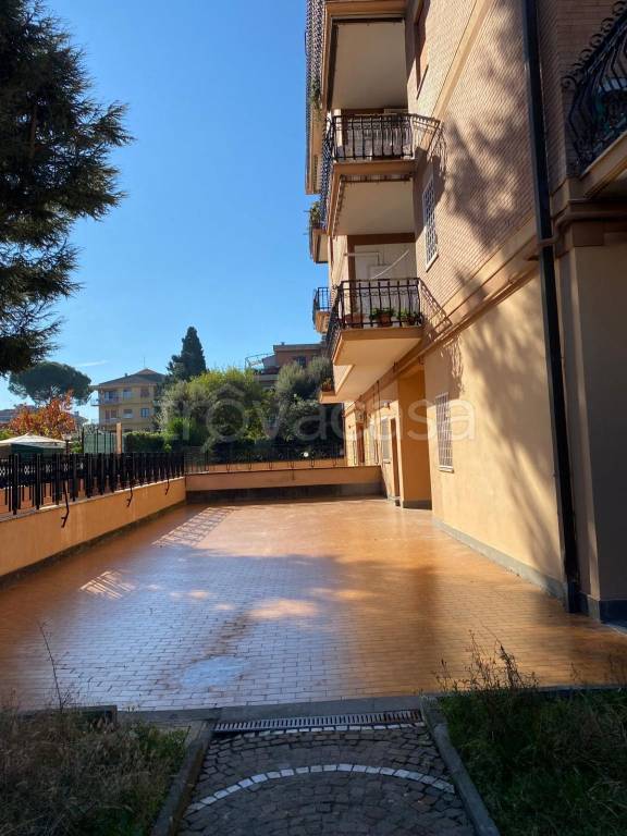appartamento in vendita a Roma in zona Casal Morena