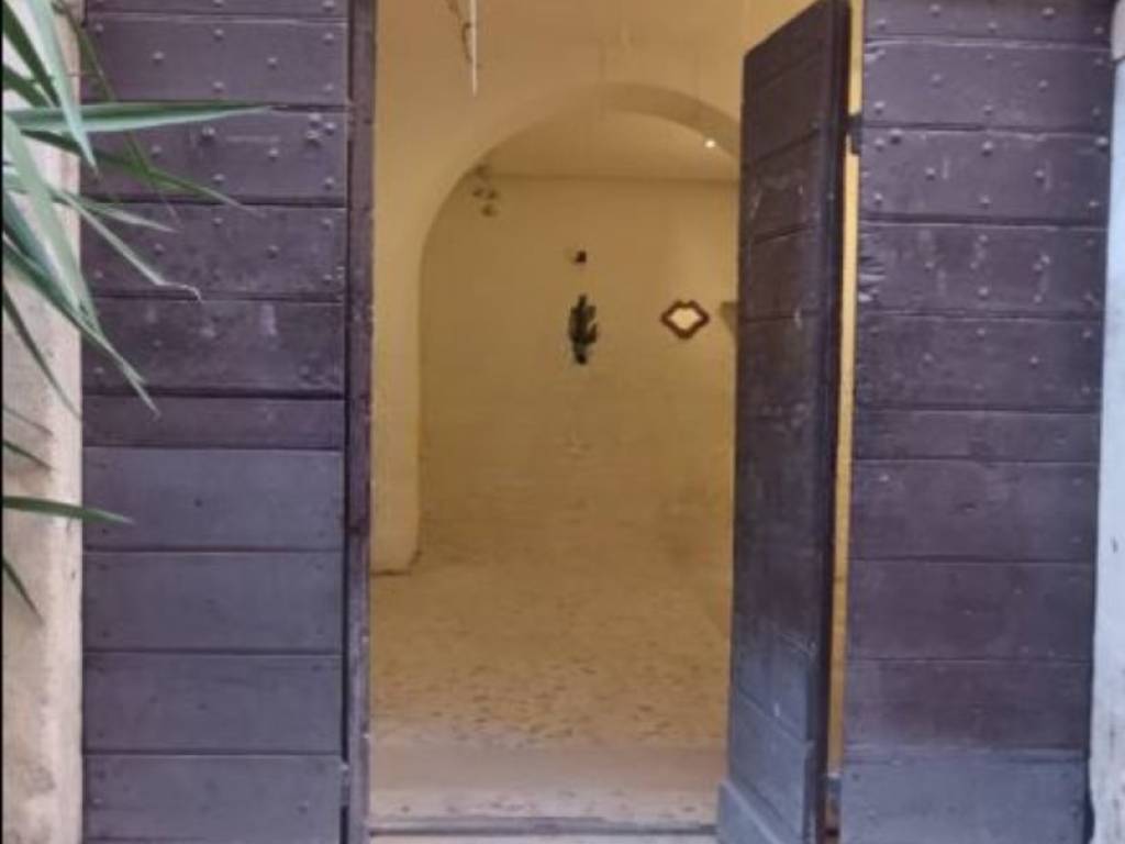 negozio in vendita a Roma in zona Parione/Sant'Eustachio