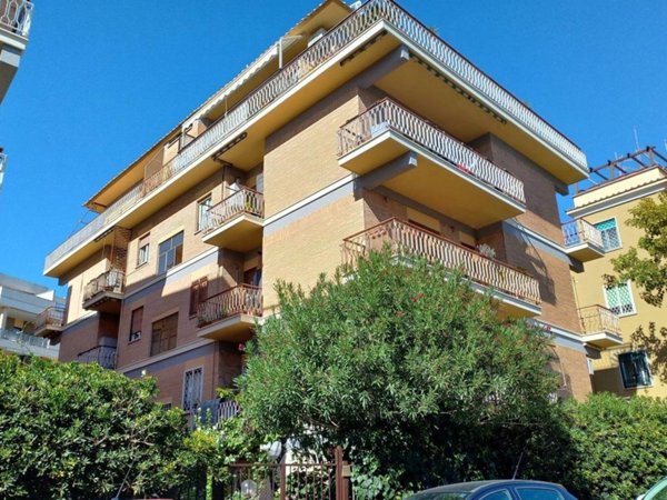 appartamento in vendita a Roma in zona Ostia