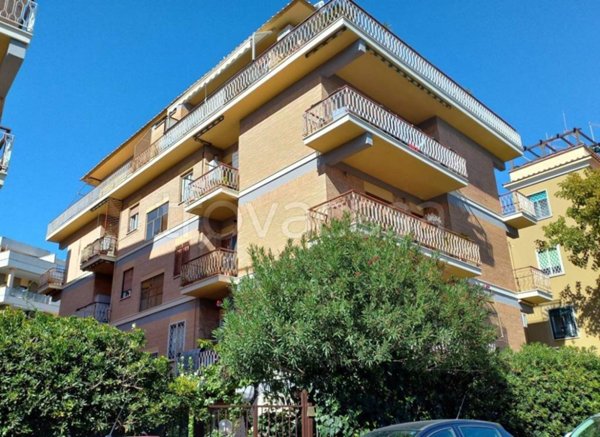 appartamento in vendita a Roma in zona Ostia