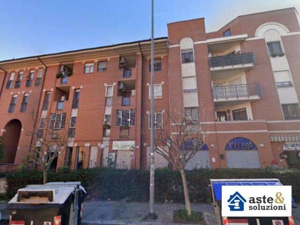 negozio in vendita a Roma in zona Osteria del Curato