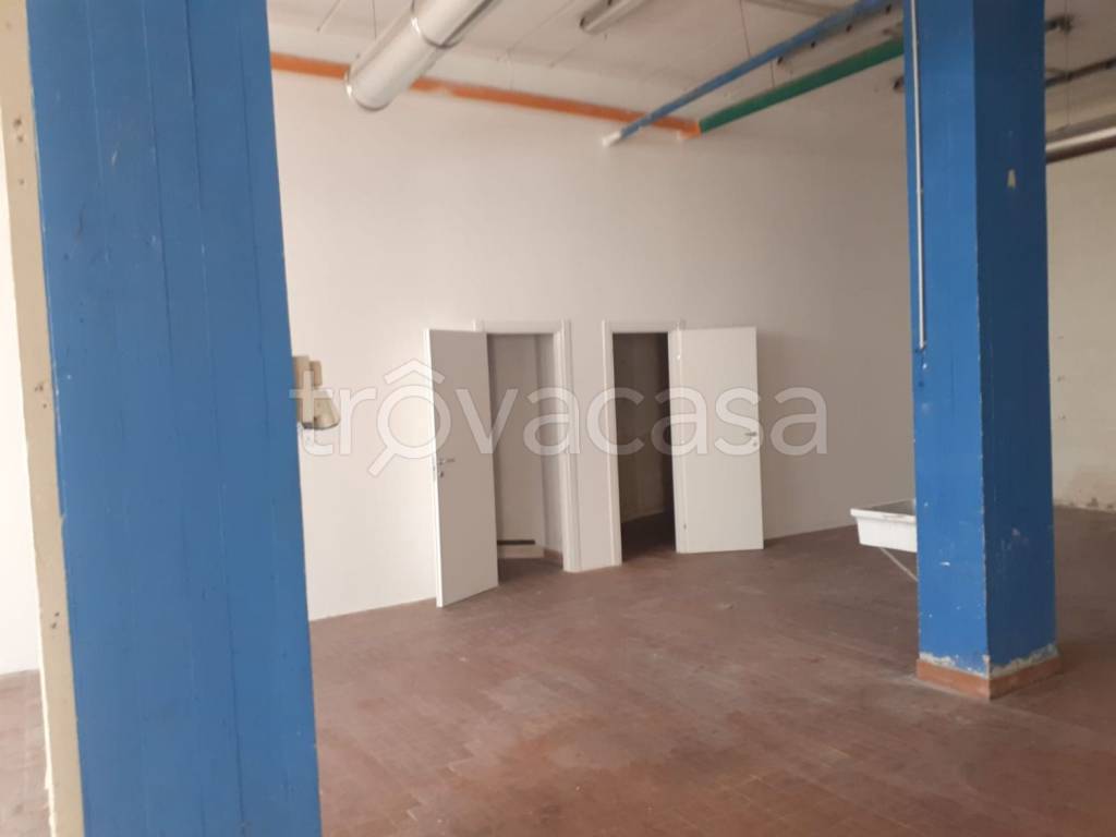 negozio in vendita a Roma in zona La Pisana