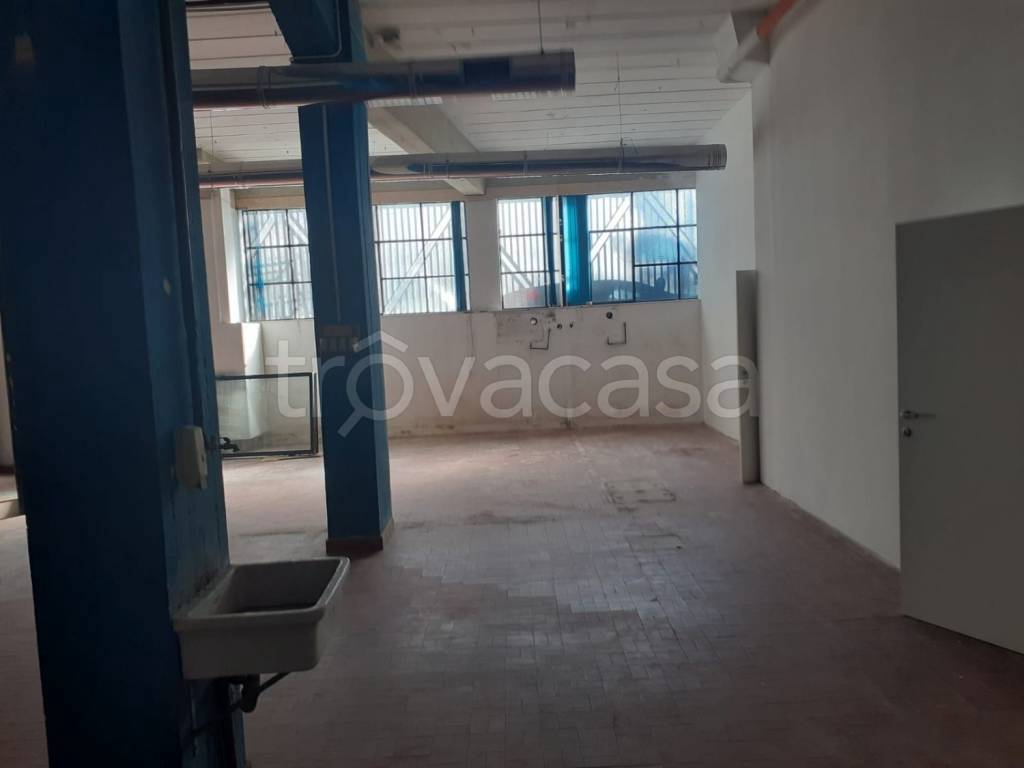 negozio in vendita a Roma in zona La Pisana