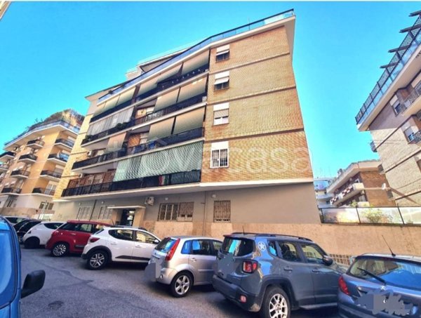 appartamento in vendita a Roma in zona Tuscolano