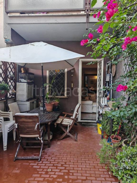 appartamento in vendita a Roma in zona Ardeatino