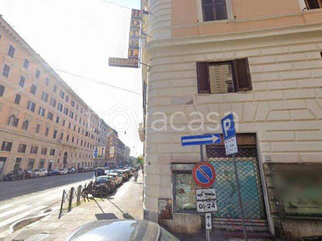 negozio in vendita a Roma in zona Esquilino