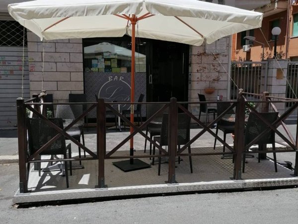 negozio in vendita a Roma in zona Appio Latino