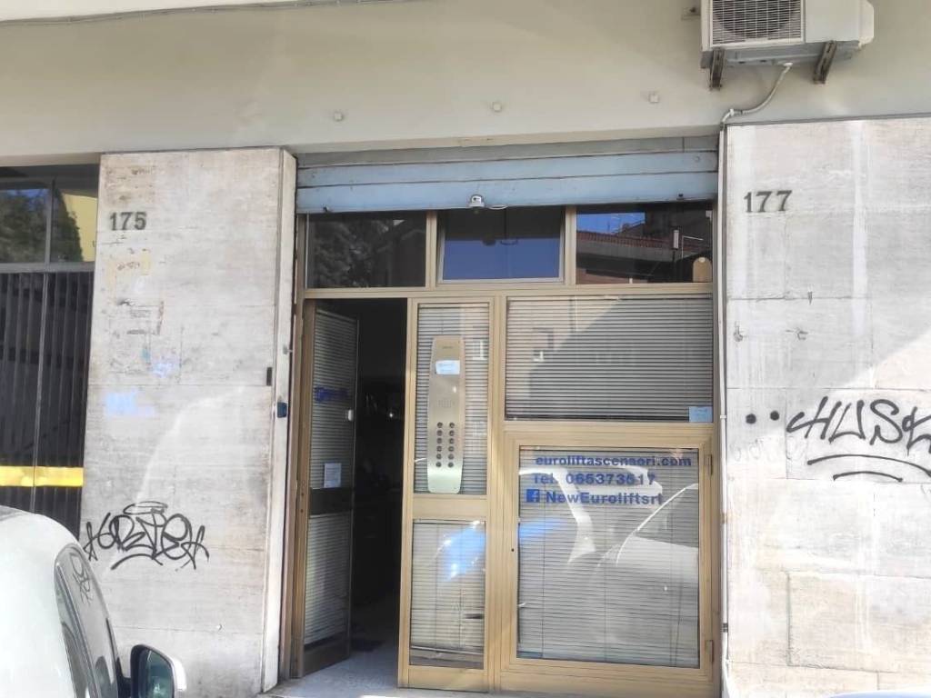 negozio in vendita a Roma in zona Gianicolense