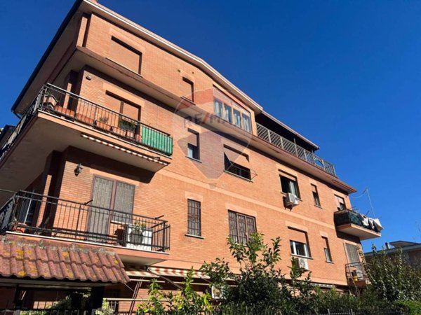appartamento in vendita a Roma in zona Acilia