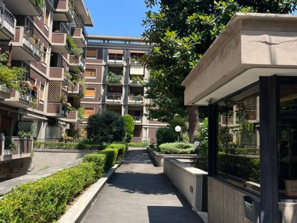 appartamento in vendita a Roma in zona Tuscolano