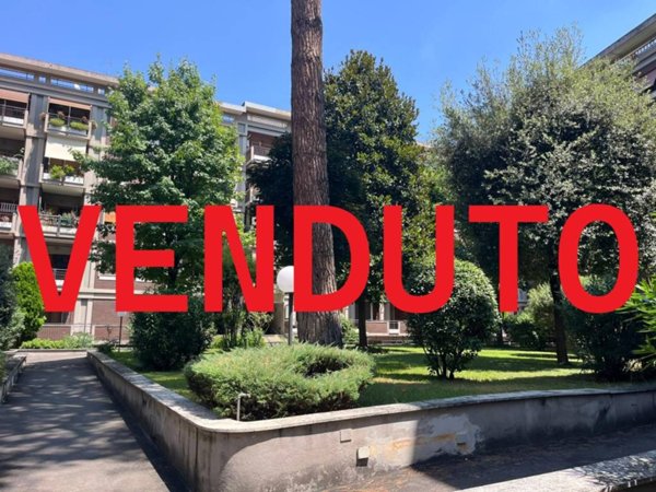 appartamento in vendita a Roma in zona Tuscolano