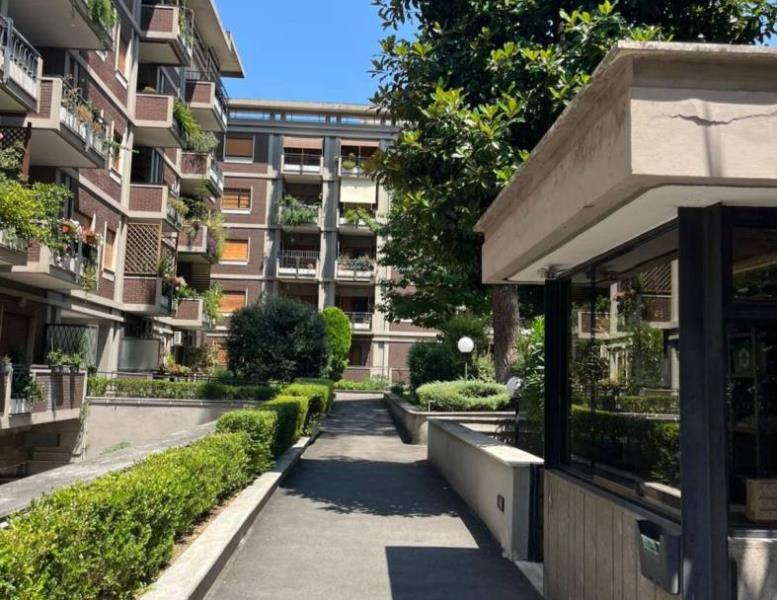 appartamento in vendita a Roma in zona Tuscolano