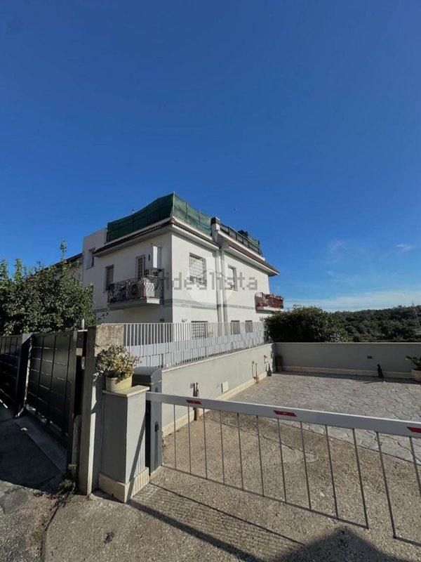 appartamento in vendita a Roma in zona Vitinia