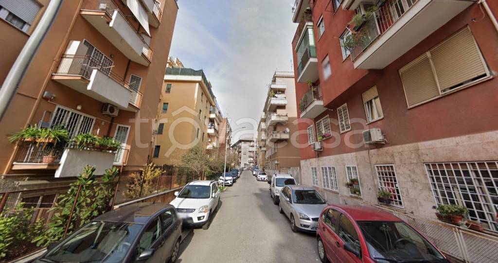 appartamento in vendita a Roma in zona Appio Latino