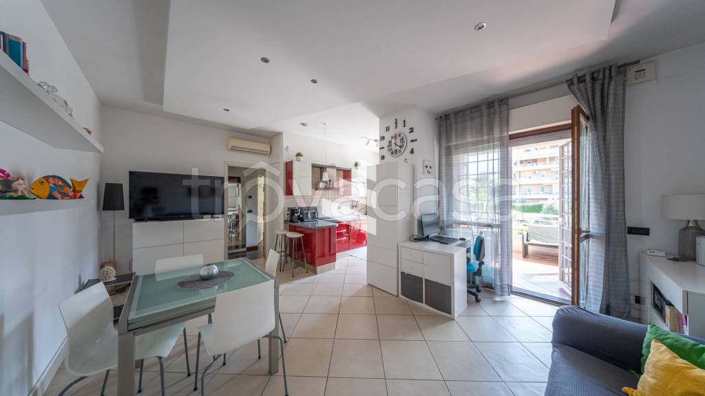 appartamento in vendita a Roma in zona Mezzocammino