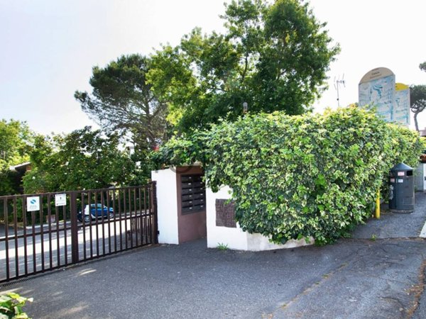 casa indipendente in vendita a Roma in zona Tor di Quinto